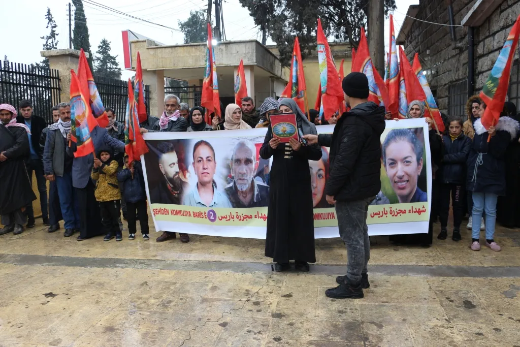 `Komkujiya Parîsê ya duyemîn û rûreşiya  hikûmeta Feransa`