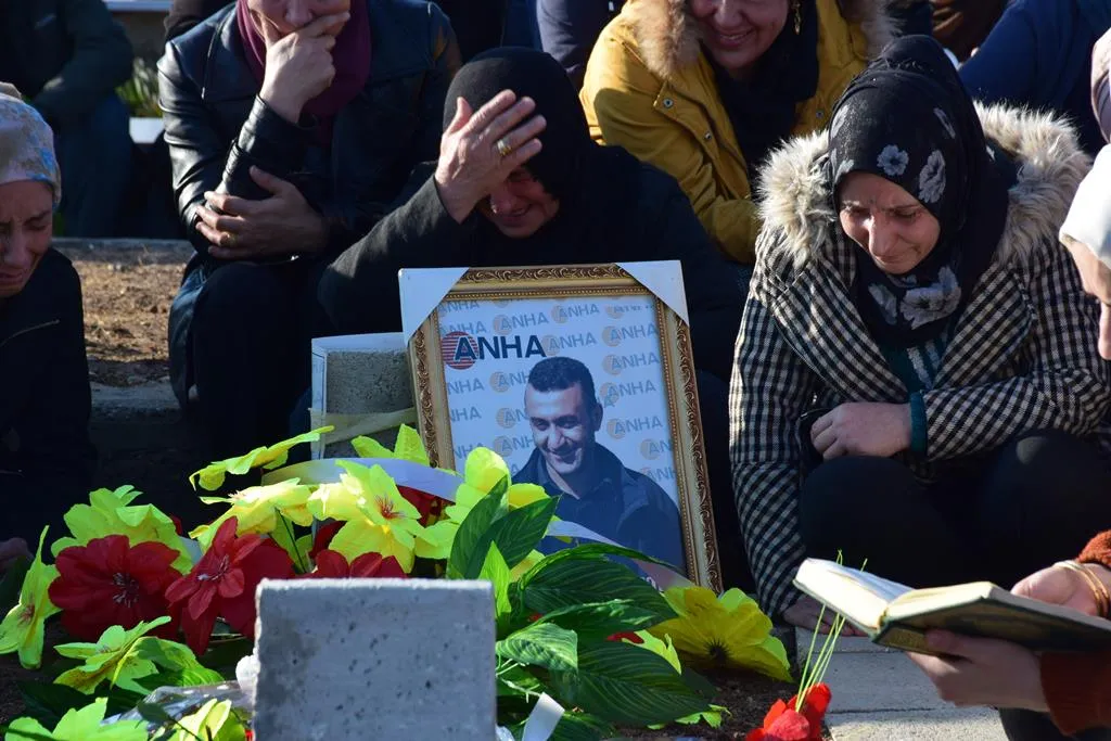 ​​​​​​​Malbatên şehîdên komkujiya Teqil Beqil serdana gorên zarokên xwe kir