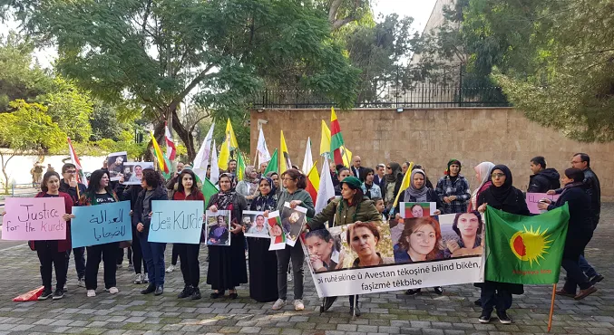 Kurdên li Beyrûtê li pêşiya balyozxaneya Fransayê çalakî li dar xist