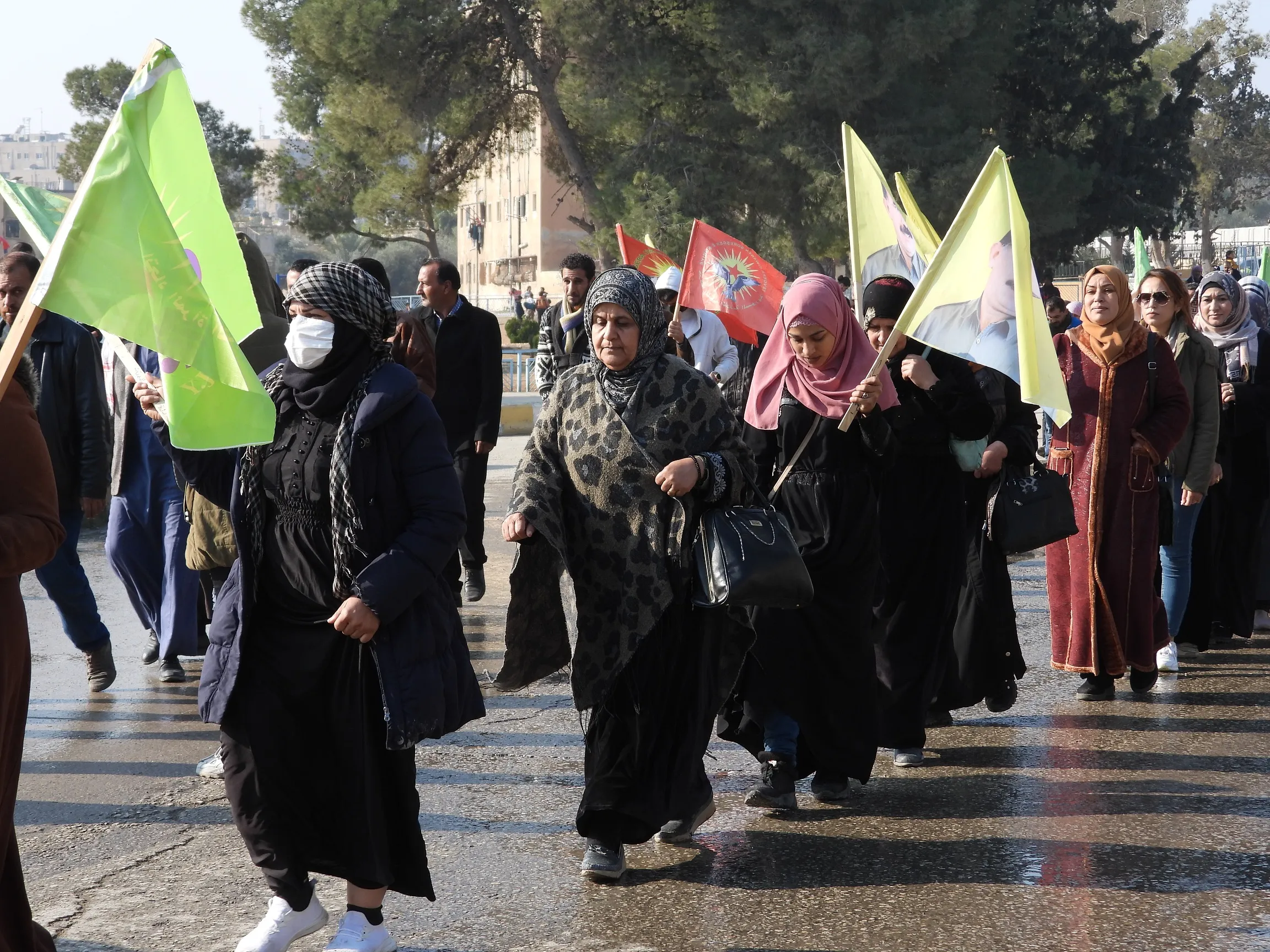 ​​​​​​​′Azadiya rêber Ocalan azadiya gelên bindest e′