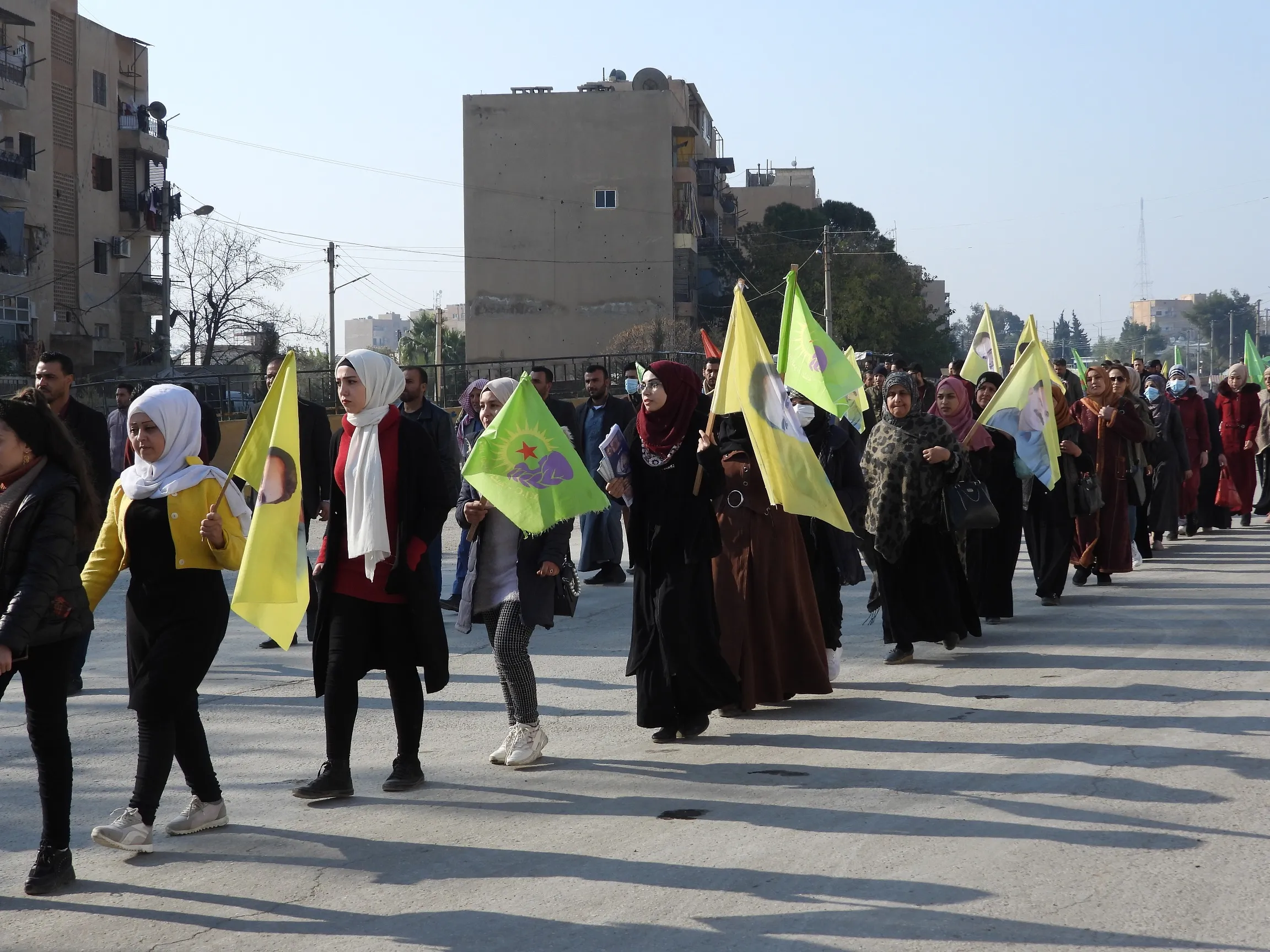 ​​​​​​​′Azadiya rêber Ocalan azadiya gelên bindest e′