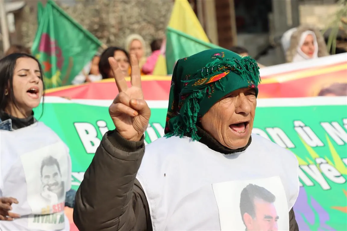 Li Bakur û Rojhilatê Sûriyê komkujiya Parîsê ya duyemîn hate şermezarkirin