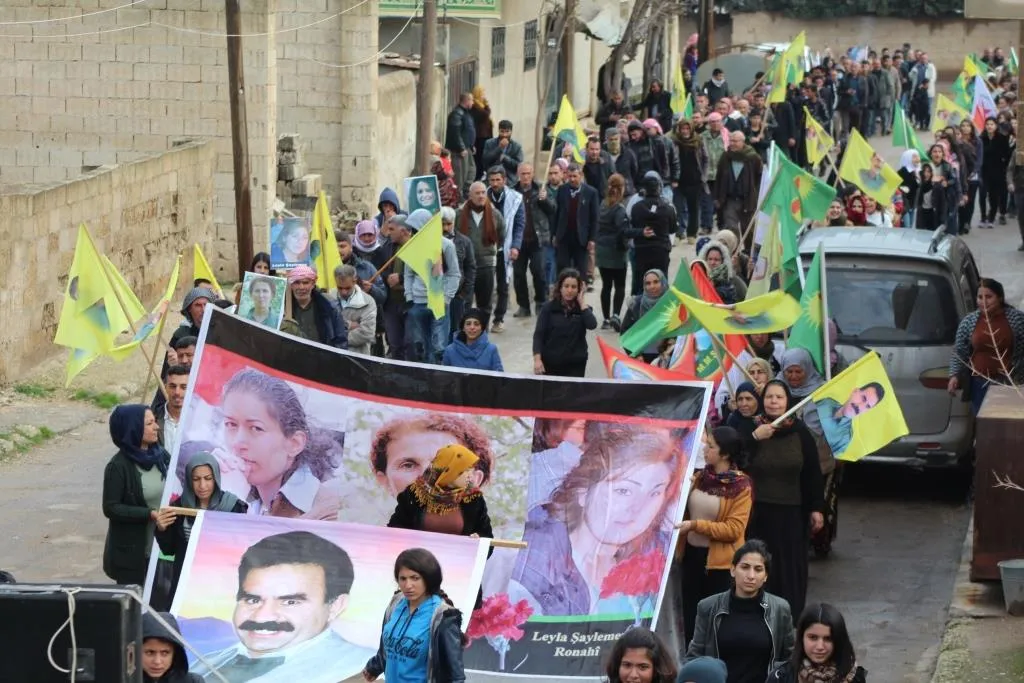 Li Bakur û Rojhilatê Sûriyê komkujiya Parîsê ya duyemîn hate şermezarkirin