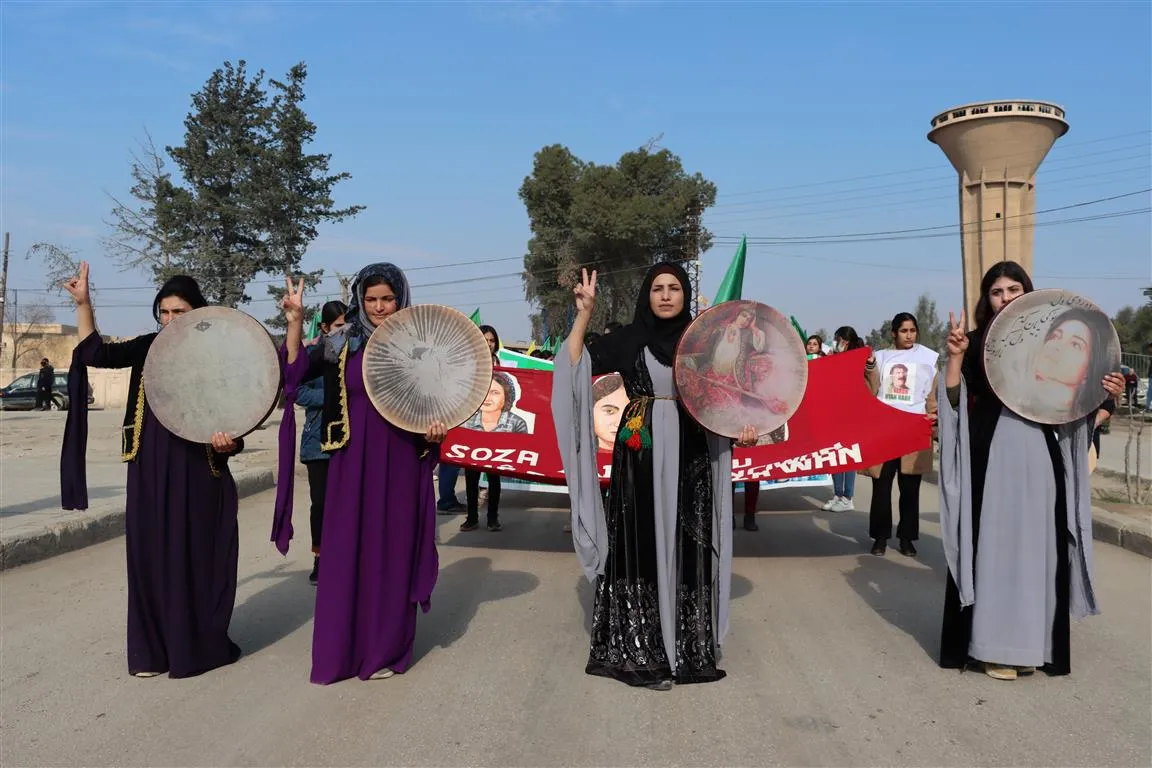 Li Bakur û Rojhilatê Sûriyê komkujiya Parîsê ya duyemîn hate şermezarkirin