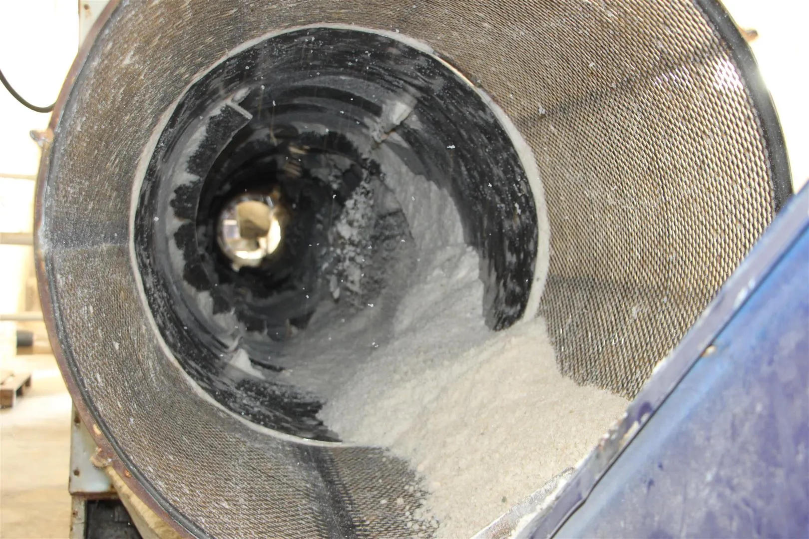 ​​​​​​​Kargeha Roşina rojane 25 ton xwê hildiberîne