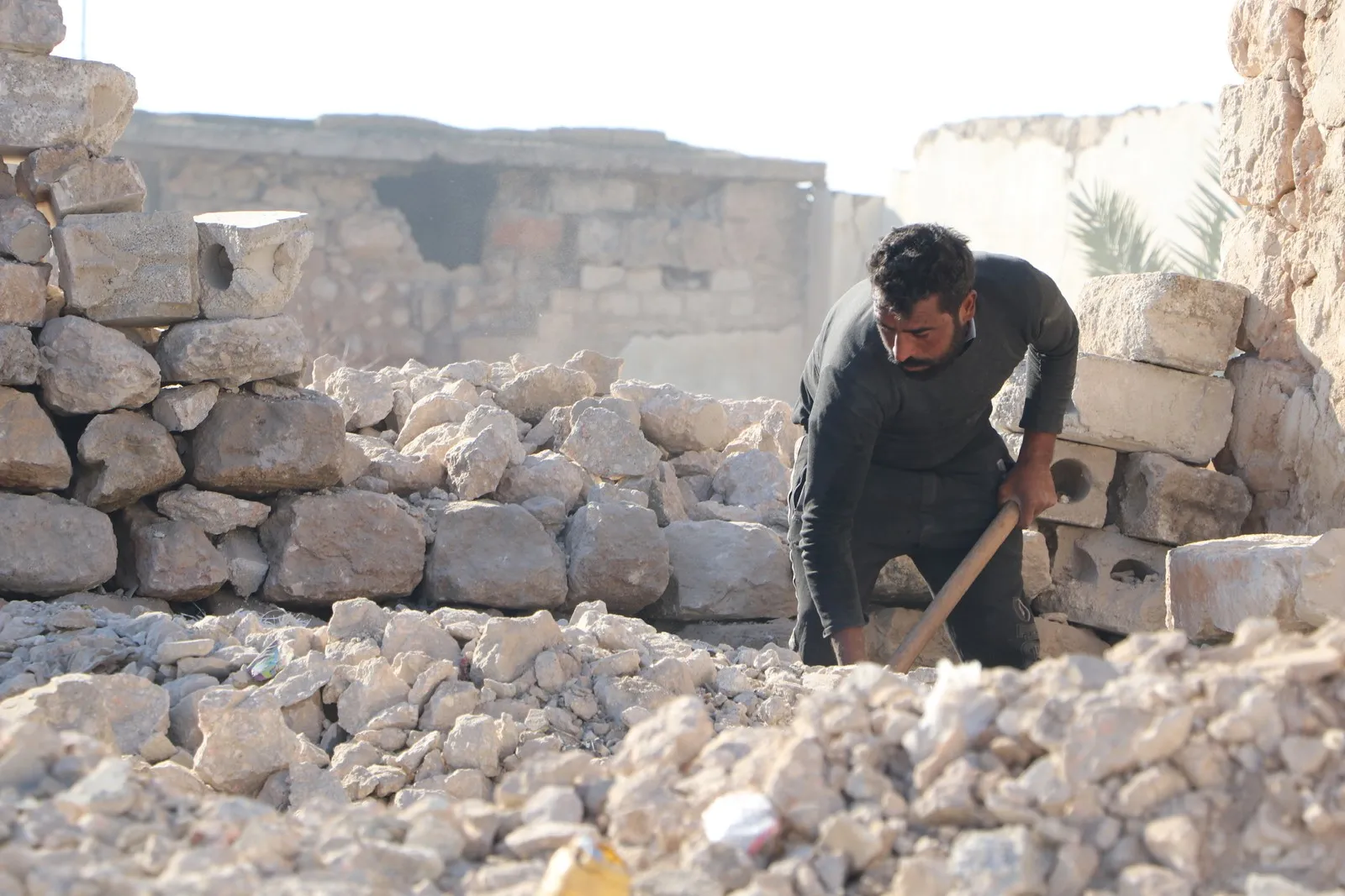 ​​​​​​​Bi hêviya vegerê, efrînî bi hemû rêbazan li ber xwe didin