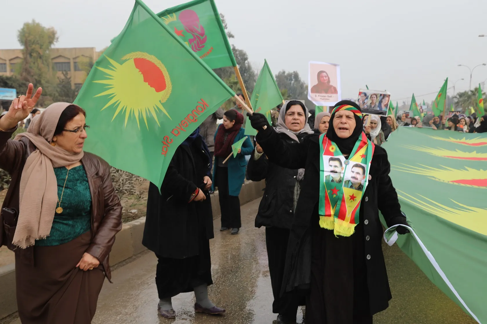 ​​​​​​​Ji bo piştgiriya serhildana li Îranê û şermezarkirina komkujiya Parîsê ya duyemîn çalakî