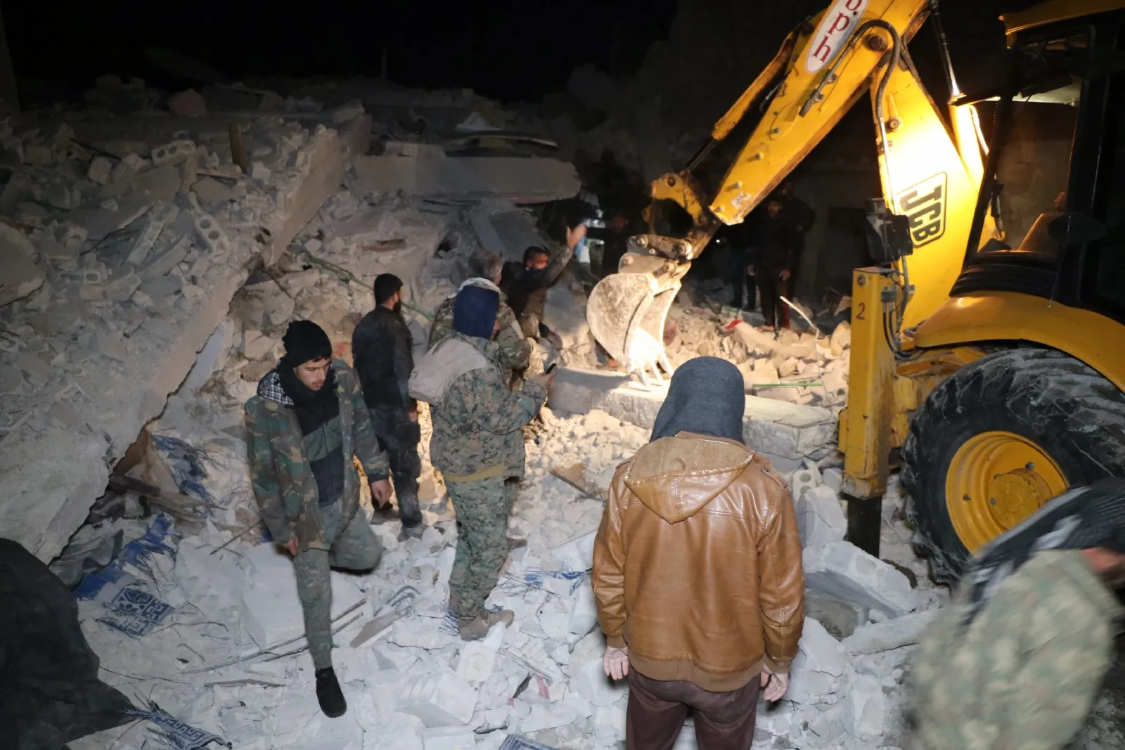 ​​​​​​​Avahiyek bi ser niştecihan de hileweşiya
