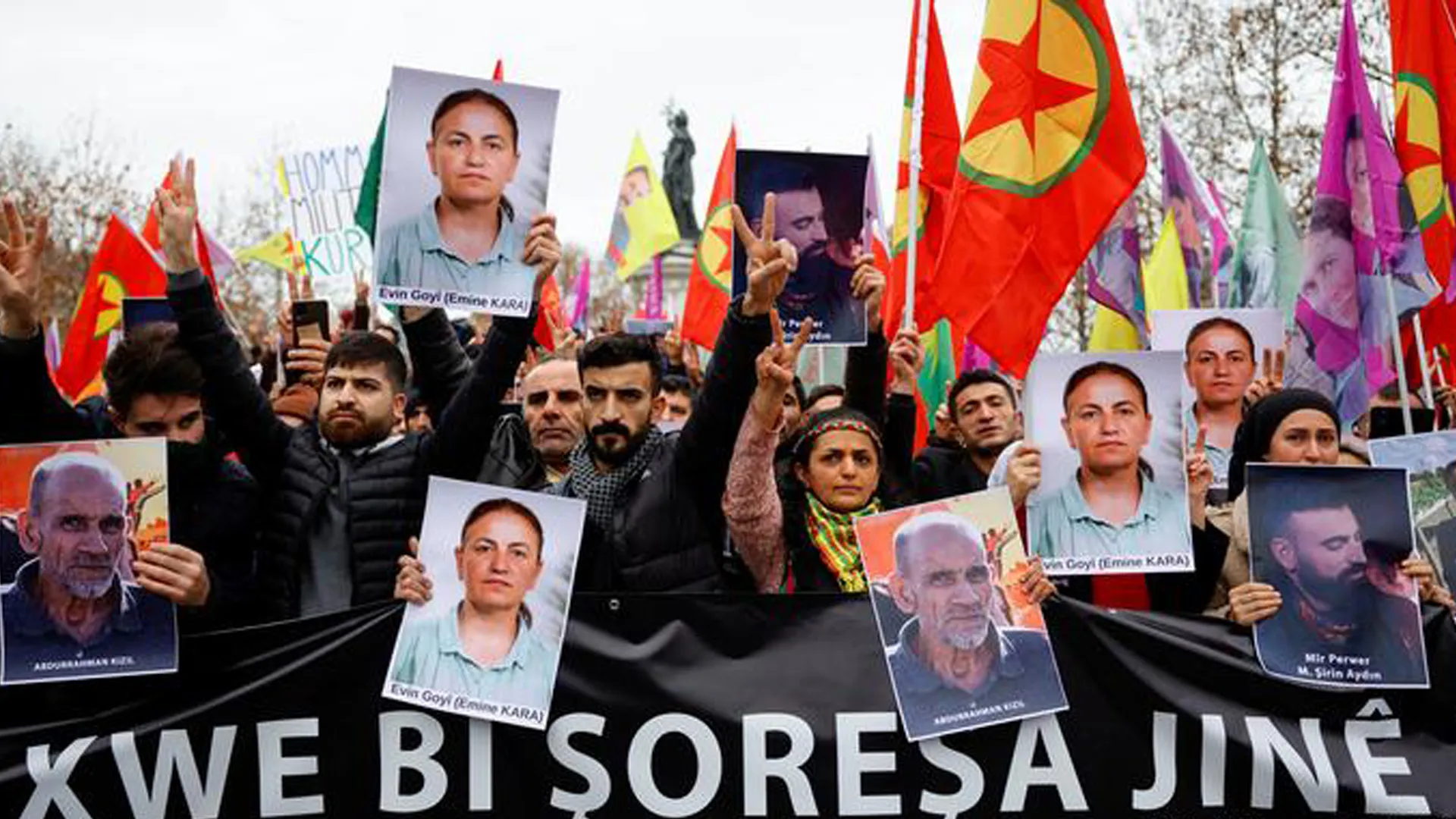 Cenazeyên şehîdên Komkujiya 23`yê Kanûnê ji bo Başûr û Bakurê Kurdistanê tên şandin