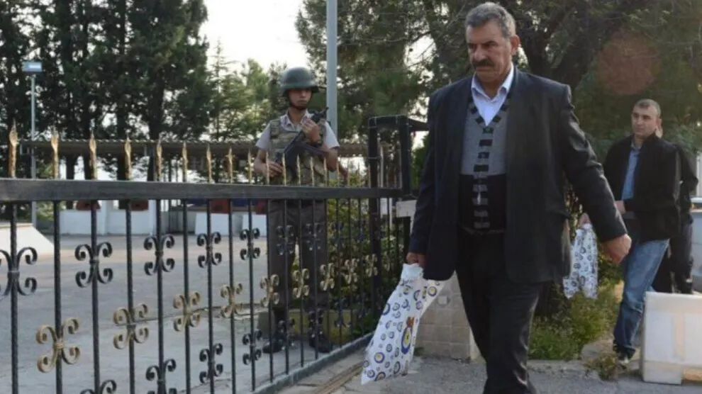 ​​​​​​​Malbatan ji bo çûna Îmraliyê serî li dozgeriyê da