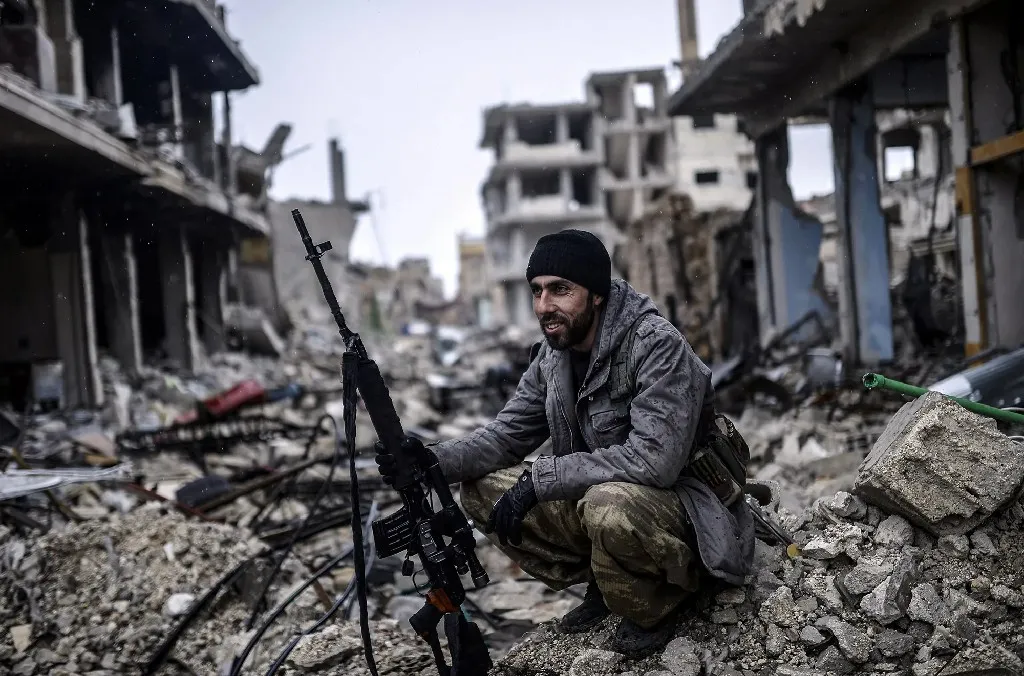 Fermandariya YPG`ê salvegera rizgarkirina Kobanê pîroz kir