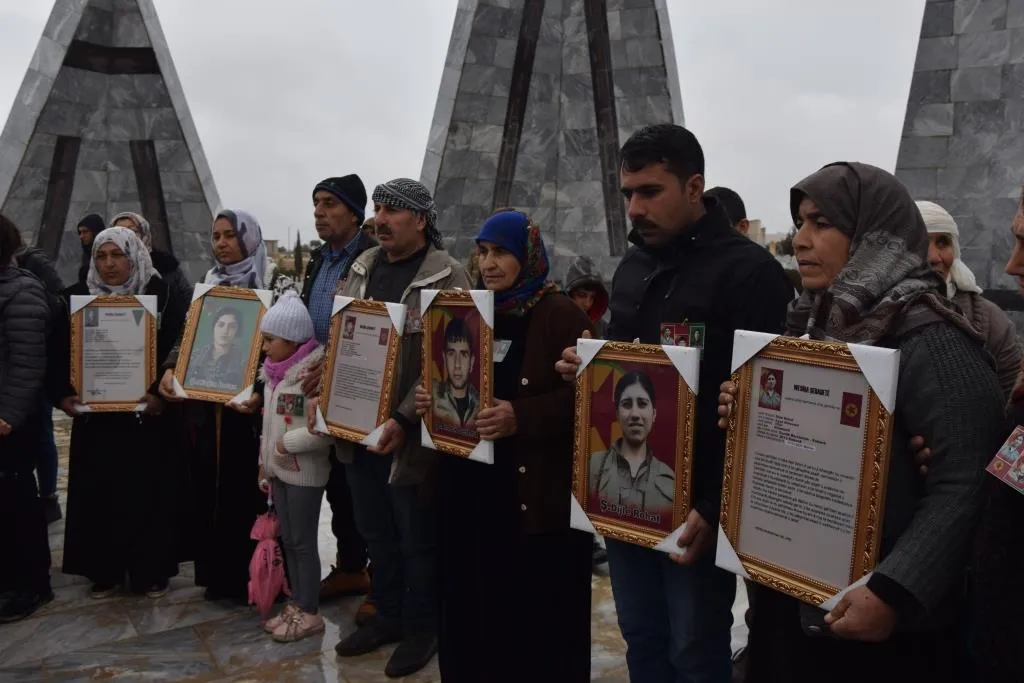 Ji bo şehîd Botan, Serhed û Rojhat merasîmek hat lidarxistin