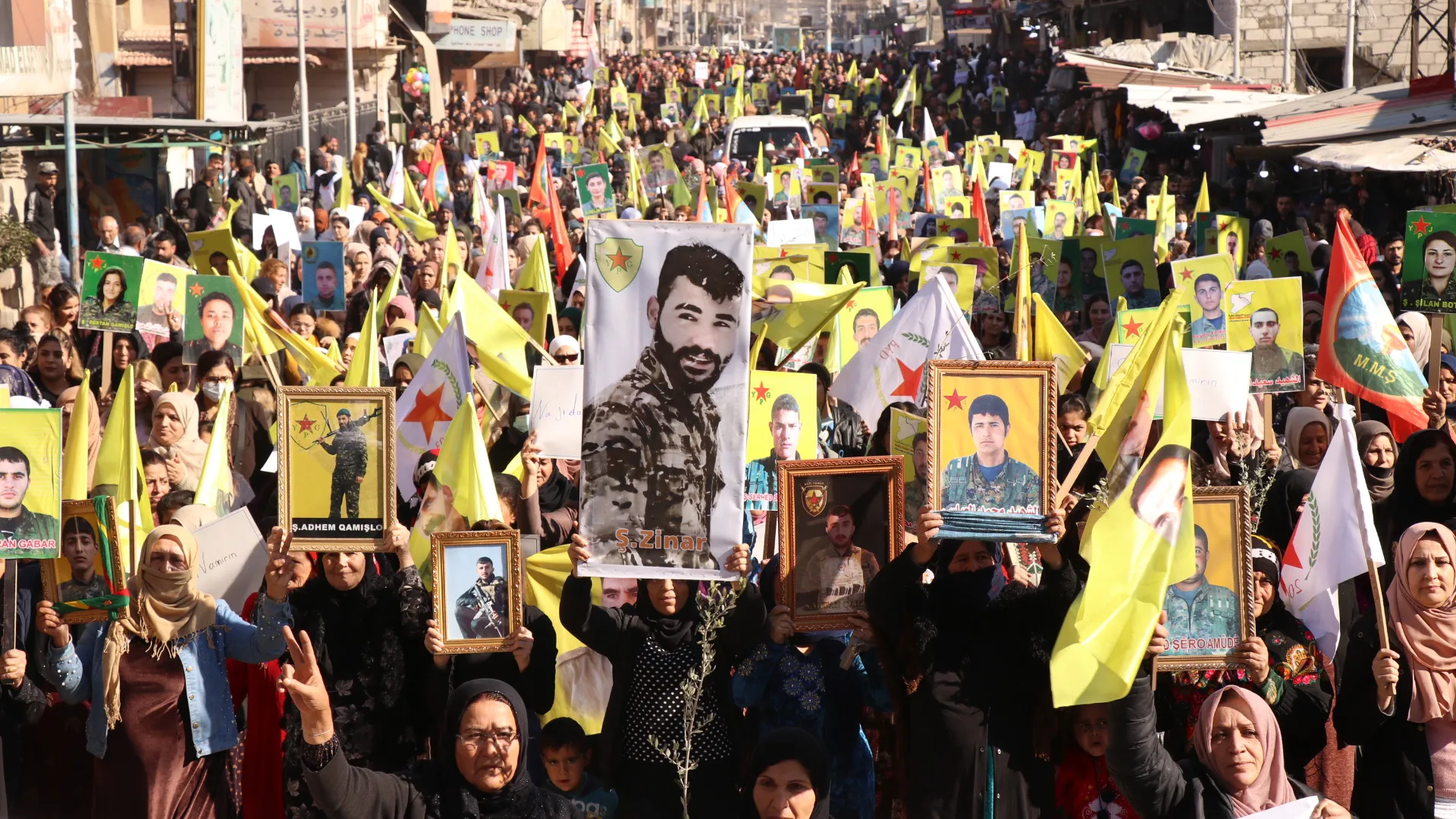 Li Qamişlo bi hezaran kesî êrişên li ser Efrînê û Girtîgeha Sînaa şermezar kirin