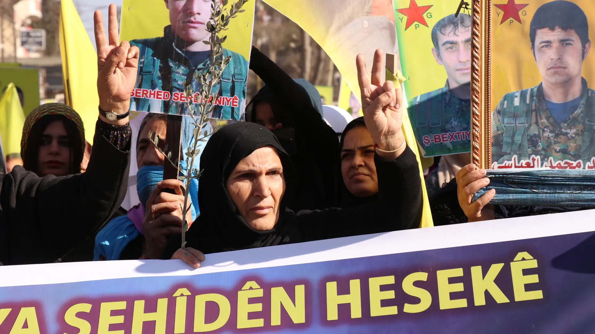 Li Qamişlo bi hezaran kesî êrişên li ser Efrînê û Girtîgeha Sînaa şermezar kirin