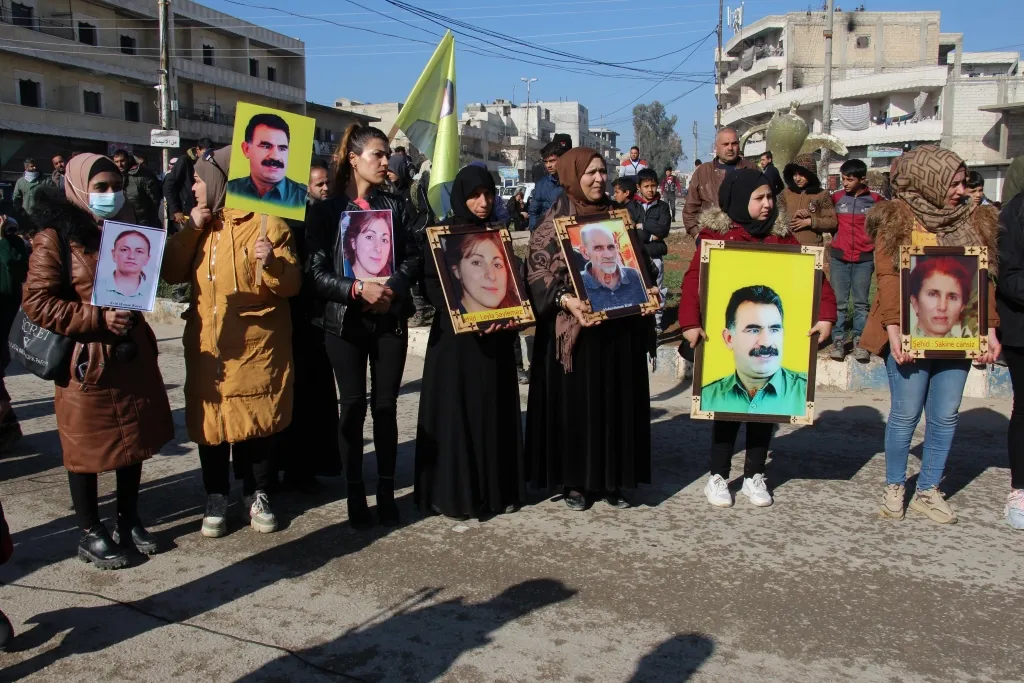Şêniyên Bakur û Rojhilatê Sûriyê şehîdên komkujiya Parîsê bi bîr anîn