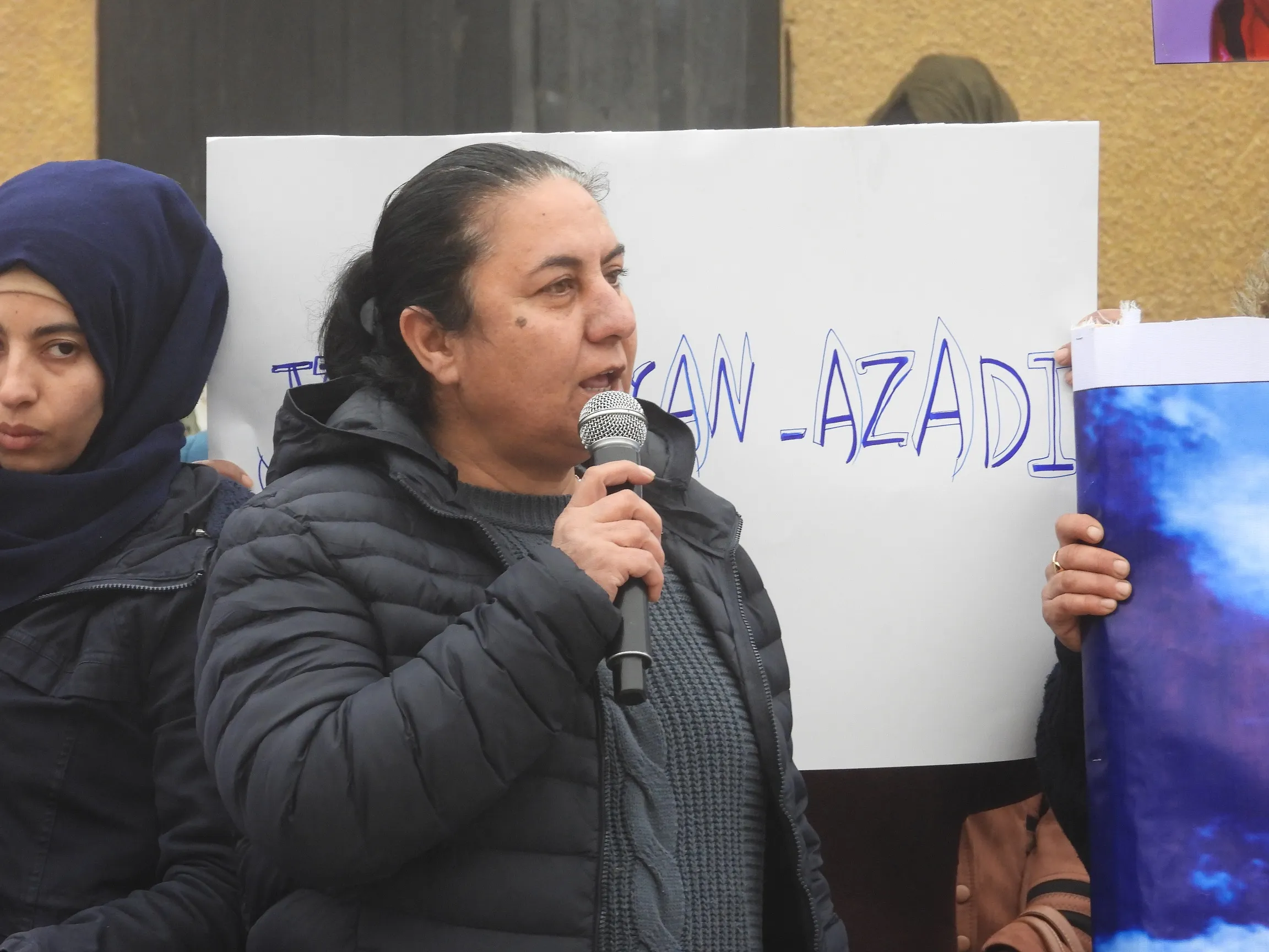 Şêniyên Bakur û Rojhilatê Sûriyê şehîdên komkujiya Parîsê bi bîr anîn