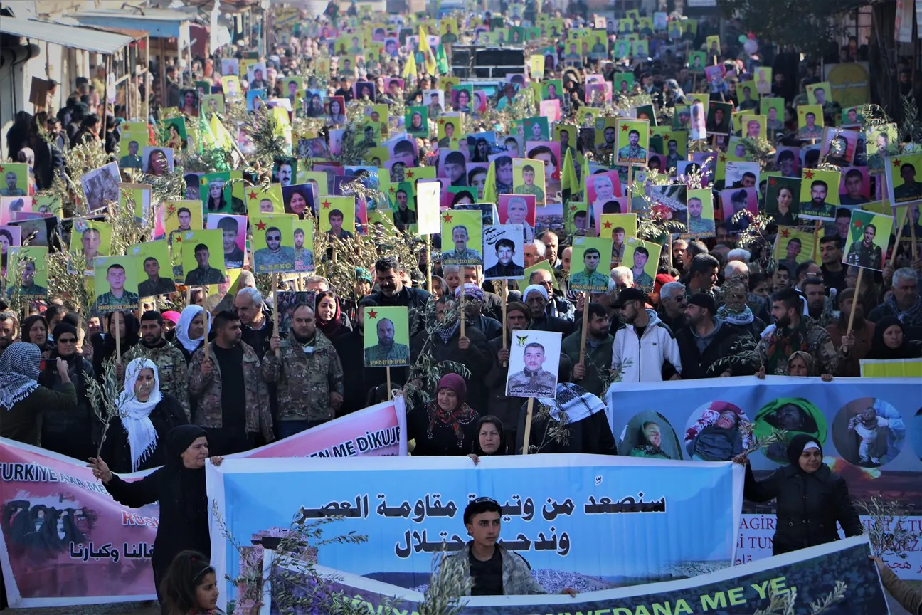 ​​​​​​​Li Şehbayê meşa girseyî: Heta rizgarkirina Efrînê em ê li ber xwe bidin