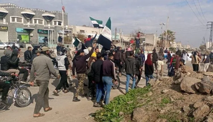 ​​​​​​​Li Derayê xwepêşandanên li dijî hikumeta Şamê dewam dikin