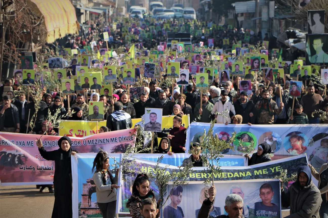 ʹ Em ê li ber xwe bidin û vegerin Efrînêʹ