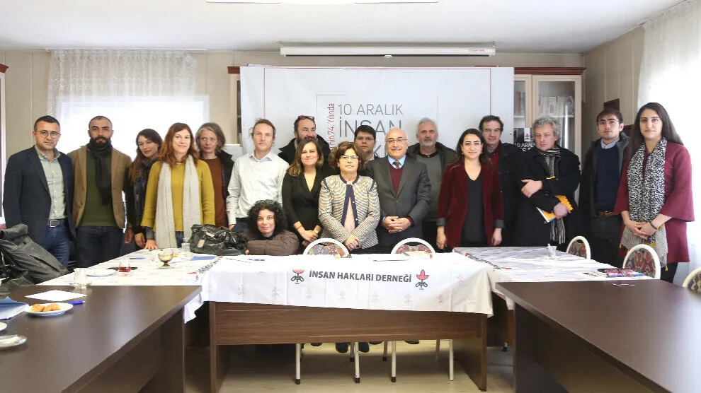 Delegasyona Dijî Tecrîdê bi HDP û ÎHD’ê re civiya