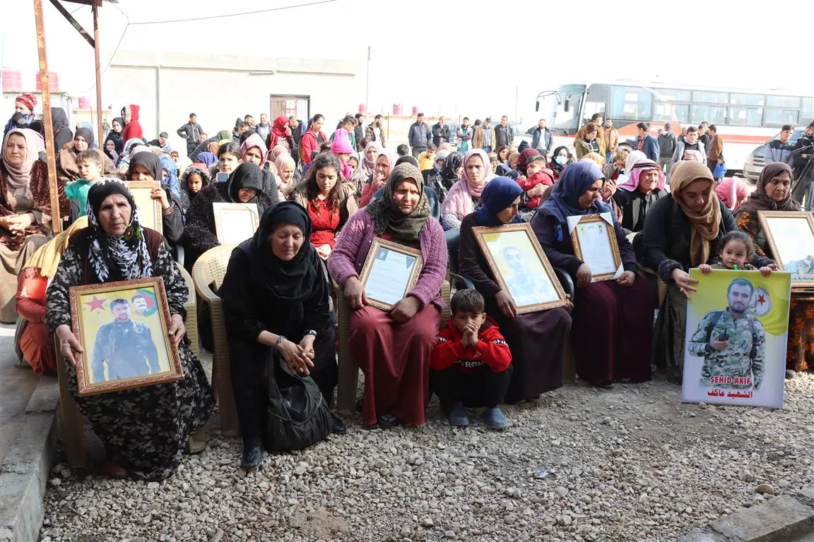 Li Kampa Serêkaniyê 87 şehîd hatin bibîranîn