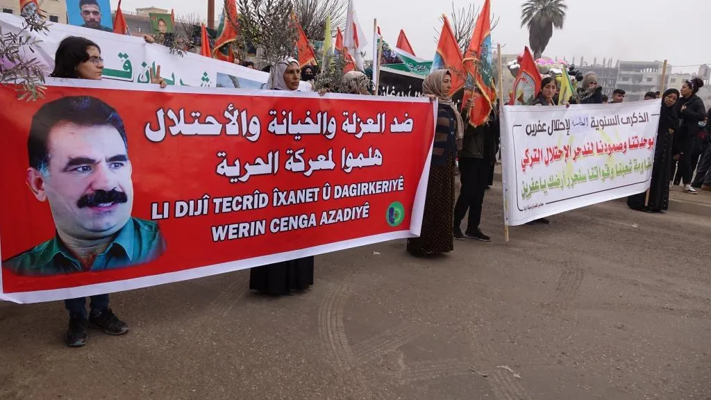 ​​​​​​​Şêniyên Tebqa û Reqayê jî li dijî êrişên li ser Efrînê derketin xwepêşandanê