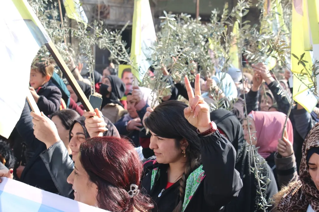 ​​​​​​​Şêniyên Minbicê soza mezinkirina têkoşînê heta rizgarkirina Efrînê da