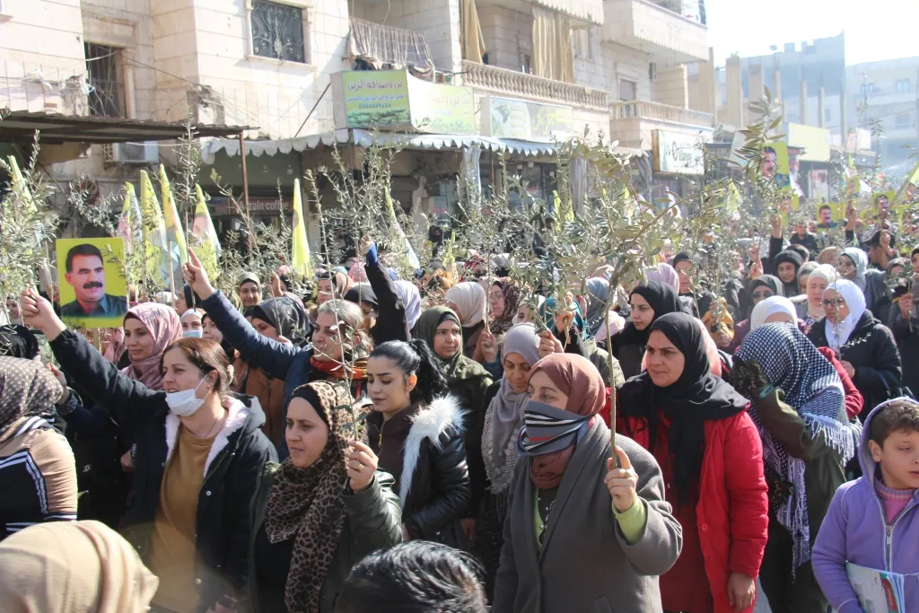 ​​​​​​​Şêniyên Minbicê soza mezinkirina têkoşînê heta rizgarkirina Efrînê da