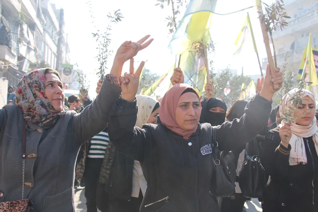 ​​​​​​​Şêniyên Minbicê soza mezinkirina têkoşînê heta rizgarkirina Efrînê da