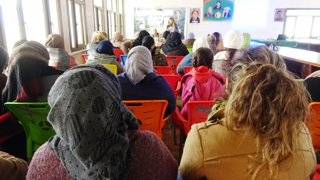 ʹSara, Rojbîn û Ronahî pêşengên şoreşa jina azad inʹ