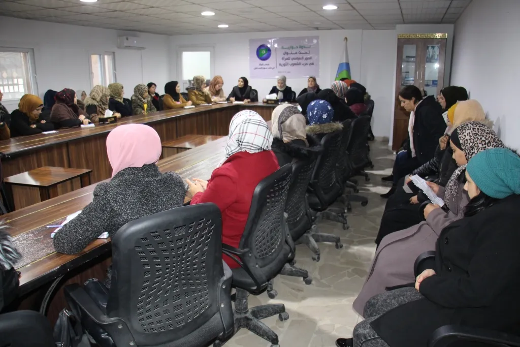 ​​​​​​​Di 2  panelên diyalogê de teqezî bi pêşxistina rola jinan di aliyê siyasî de hat kirin