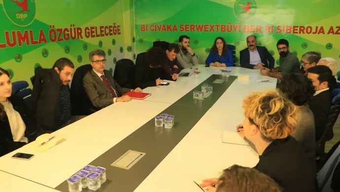 Delegasyona Navneteweyî bi gelek partiyên kurdistanî re civiya