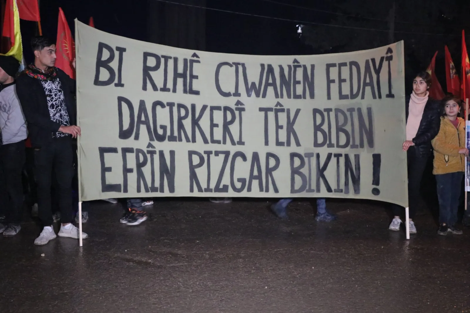 Li Helebê ciwanan dagirkirina Efrînê şermezar kir