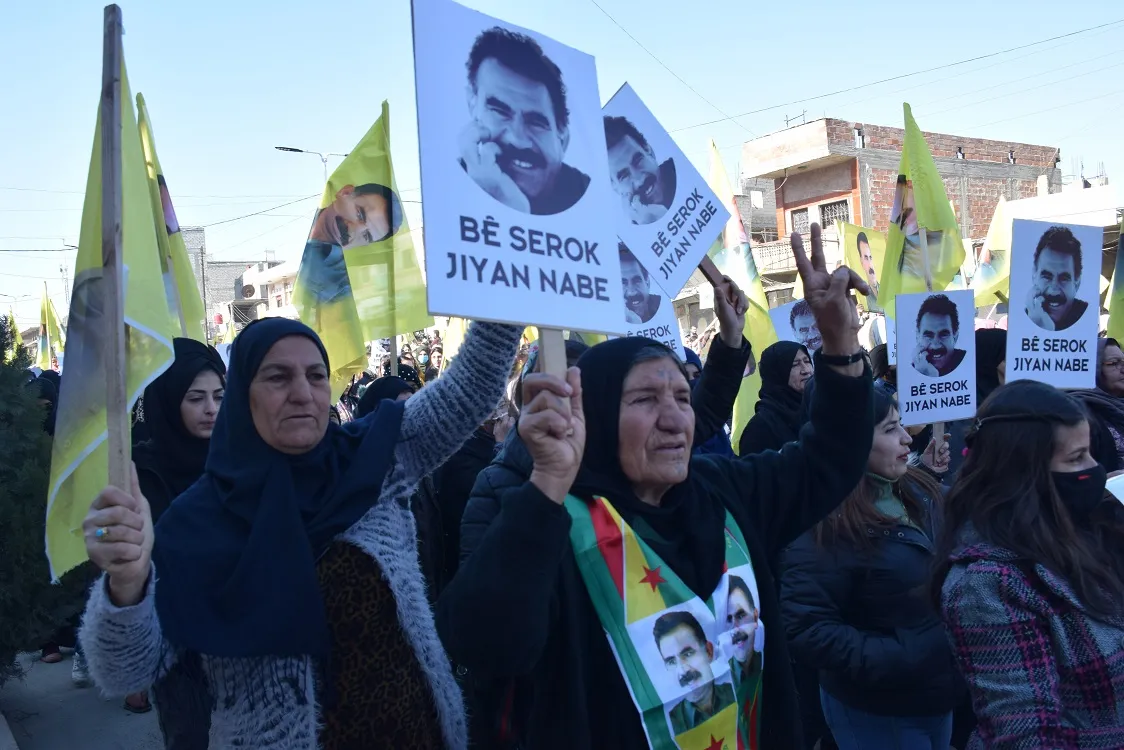 Dengê bi deh hezaran kesî li hemberî komployê bilind bû-HATE NÛKIRIN