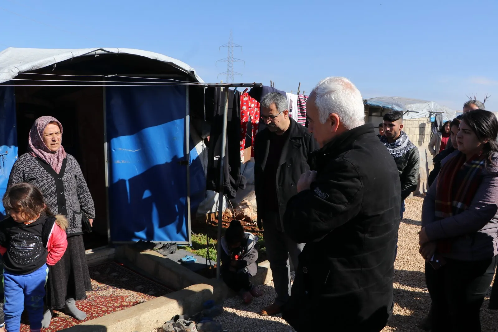 Rêveberiya Efrîn û Şehbayê alîkarî da malbatên ji Helebê hatine