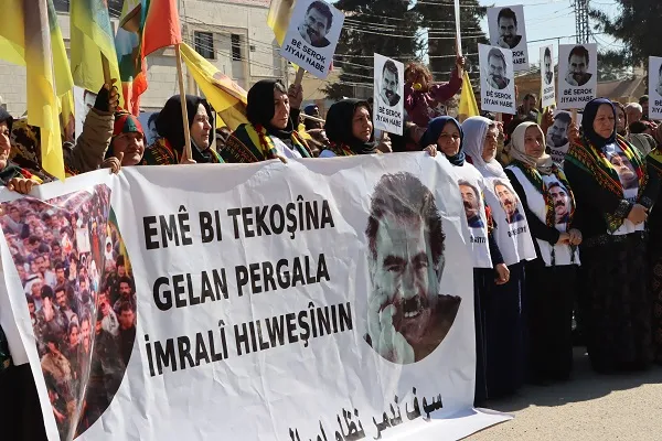 Bertekên şêniyên Qamişloyê yên li dijî Komploya Navneteweyî