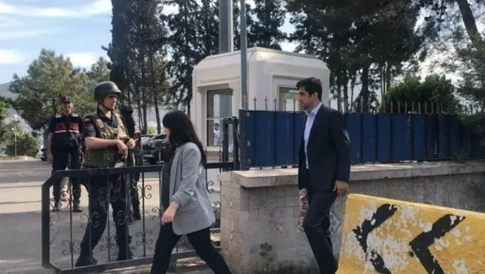 ​​​​​​​Serlêdana 'Bila Rêber Ocalan û girtiyên din têkildarî erdhejê bi malbatên xwe hevdîtinê bikin'