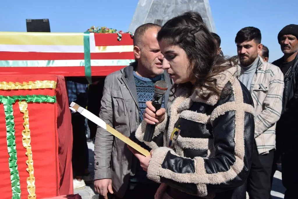 ​​​​​​​Cenazeyê endamê TEV-DEM`ê Mehmûd Kobanê hat veşartin