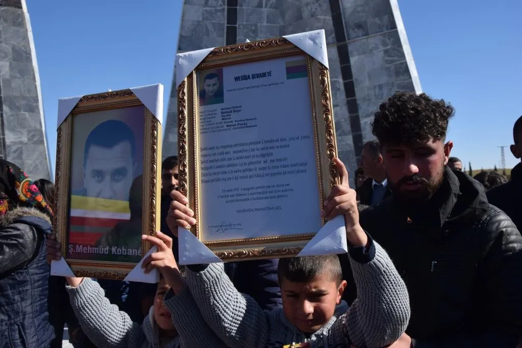 ​​​​​​​Cenazeyê endamê TEV-DEM`ê Mehmûd Kobanê hat veşartin