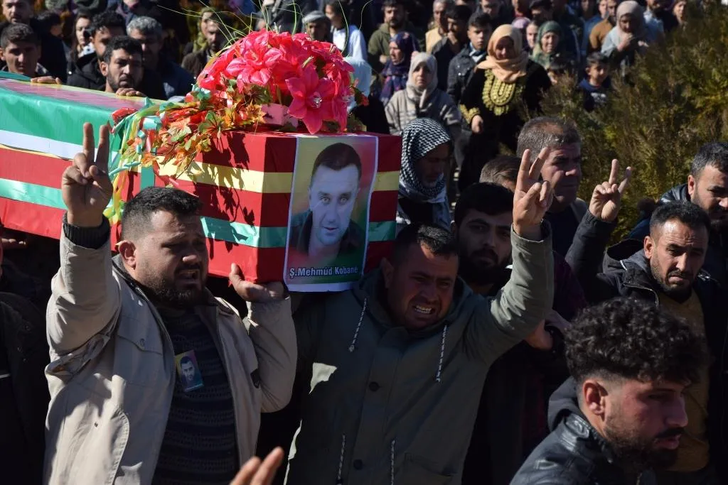 ​​​​​​​Cenazeyê endamê TEV-DEM`ê Mehmûd Kobanê hat veşartin