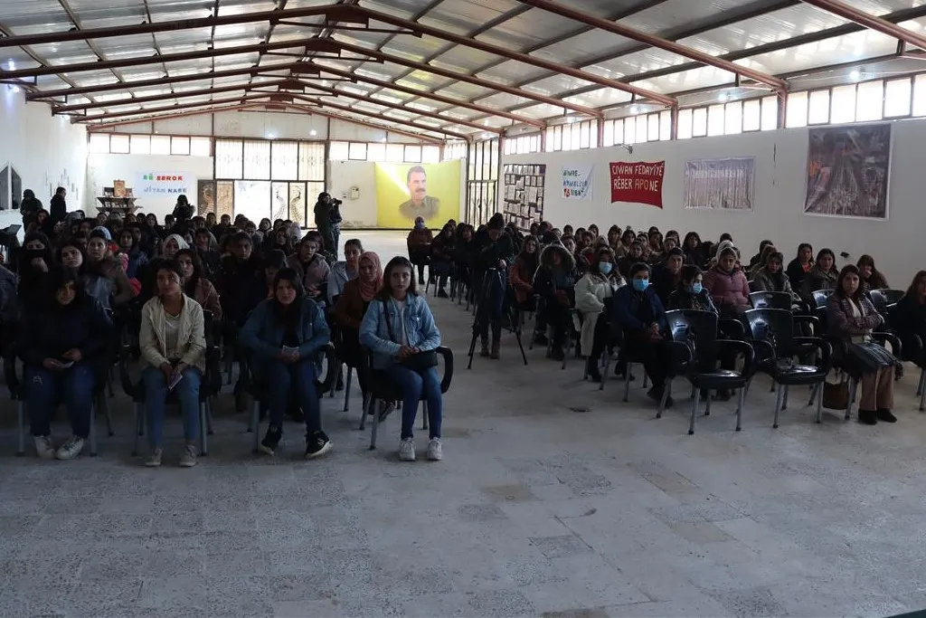 Yekitiya Jinên Ciwan konferansa xwe bi encamnameyekê bi dawî kir