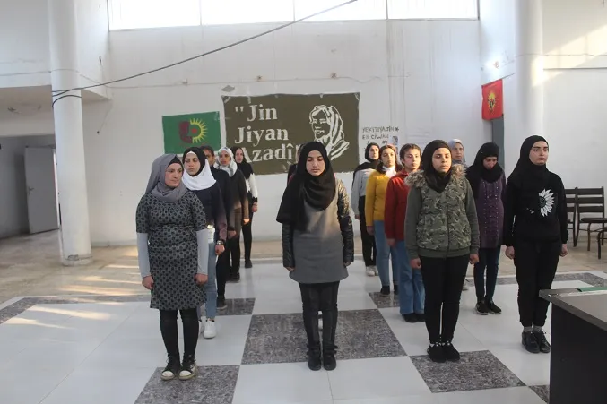 Li Til Hemîsê dewreyeke perwerdeyê ya jinên ciwan bi dawî bû