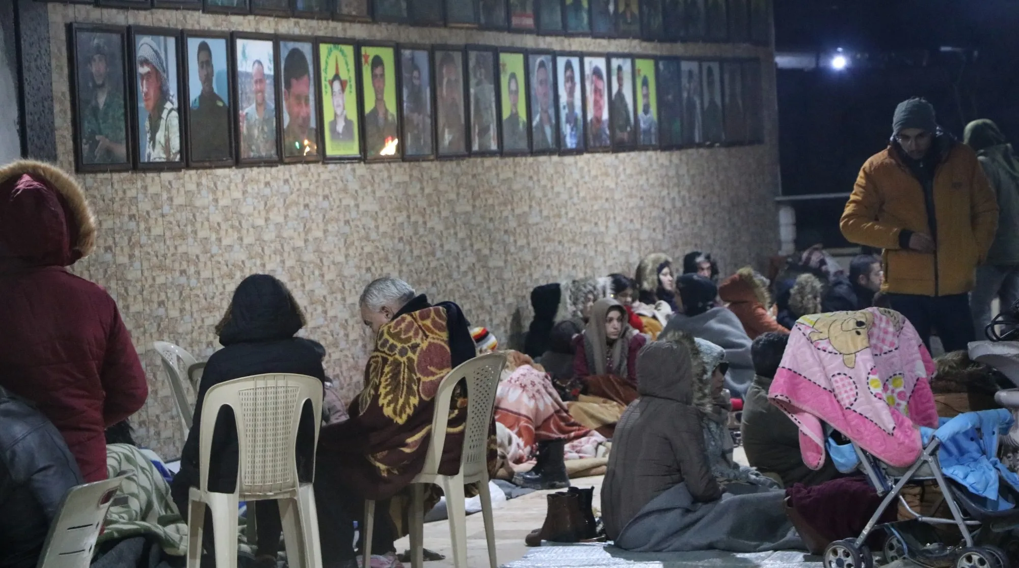 Meclisa Şêxmeqsûd û Eşrefiyê alîkariyê dide malbatên ji malên xwe derketine