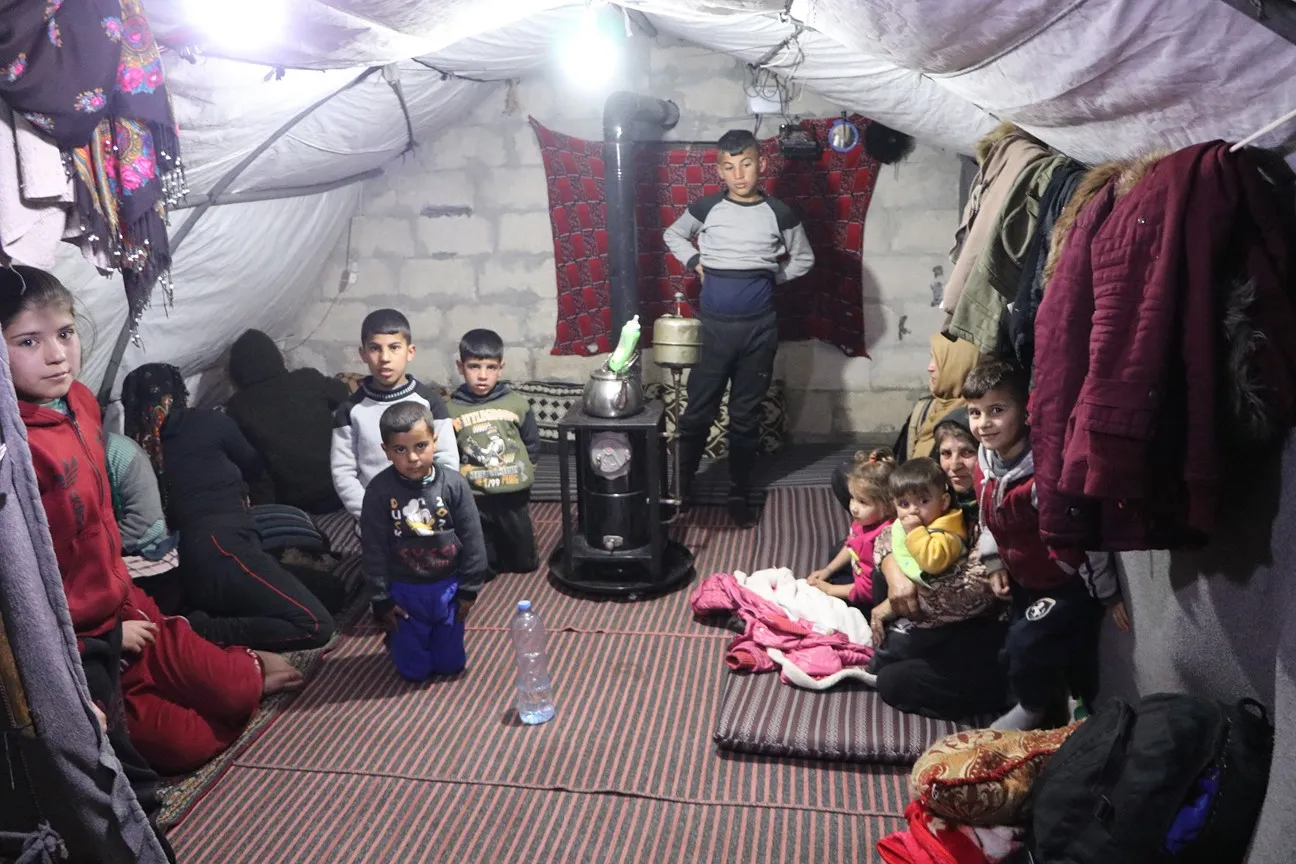 ​​​​​​​Li Helebê avahî hilweşiyan û birîndar hene