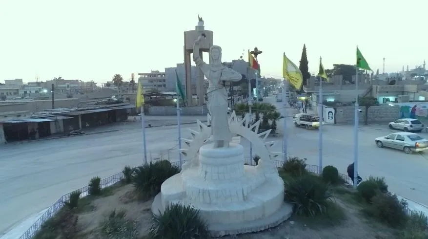 ​​​​​​​`Jina Firatî` peykerên din tînin bîra mirov