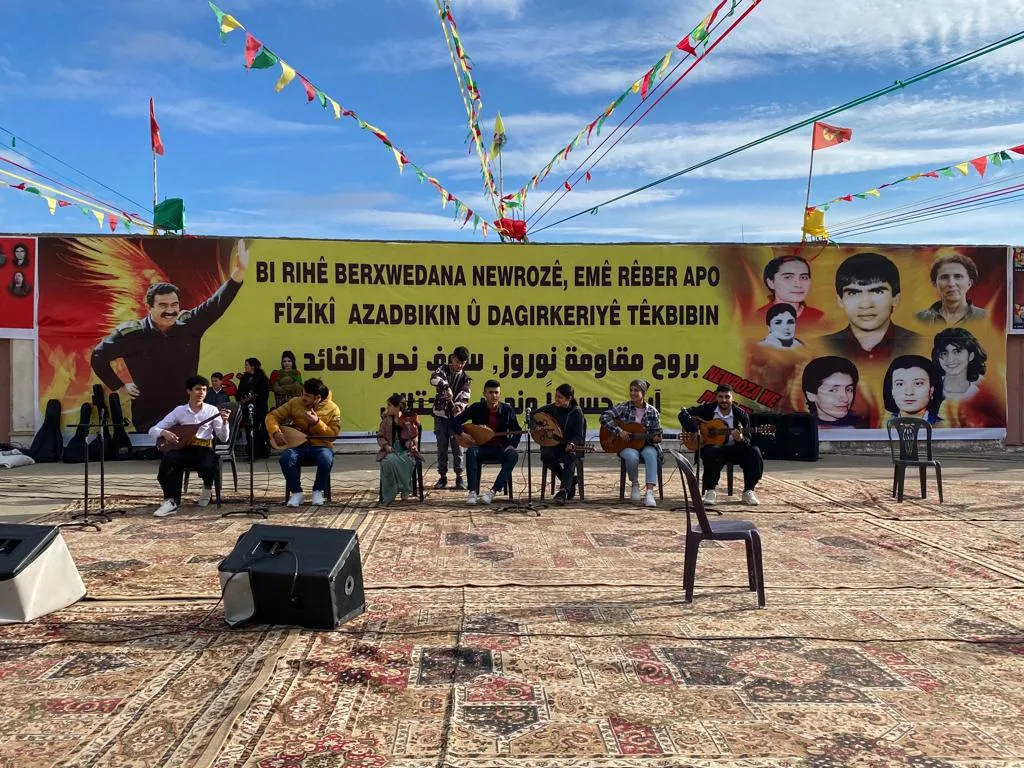 ​​​​​​​Gelên Bakûr û Rojhilatê Suriyê diherikin qadên Newrozê