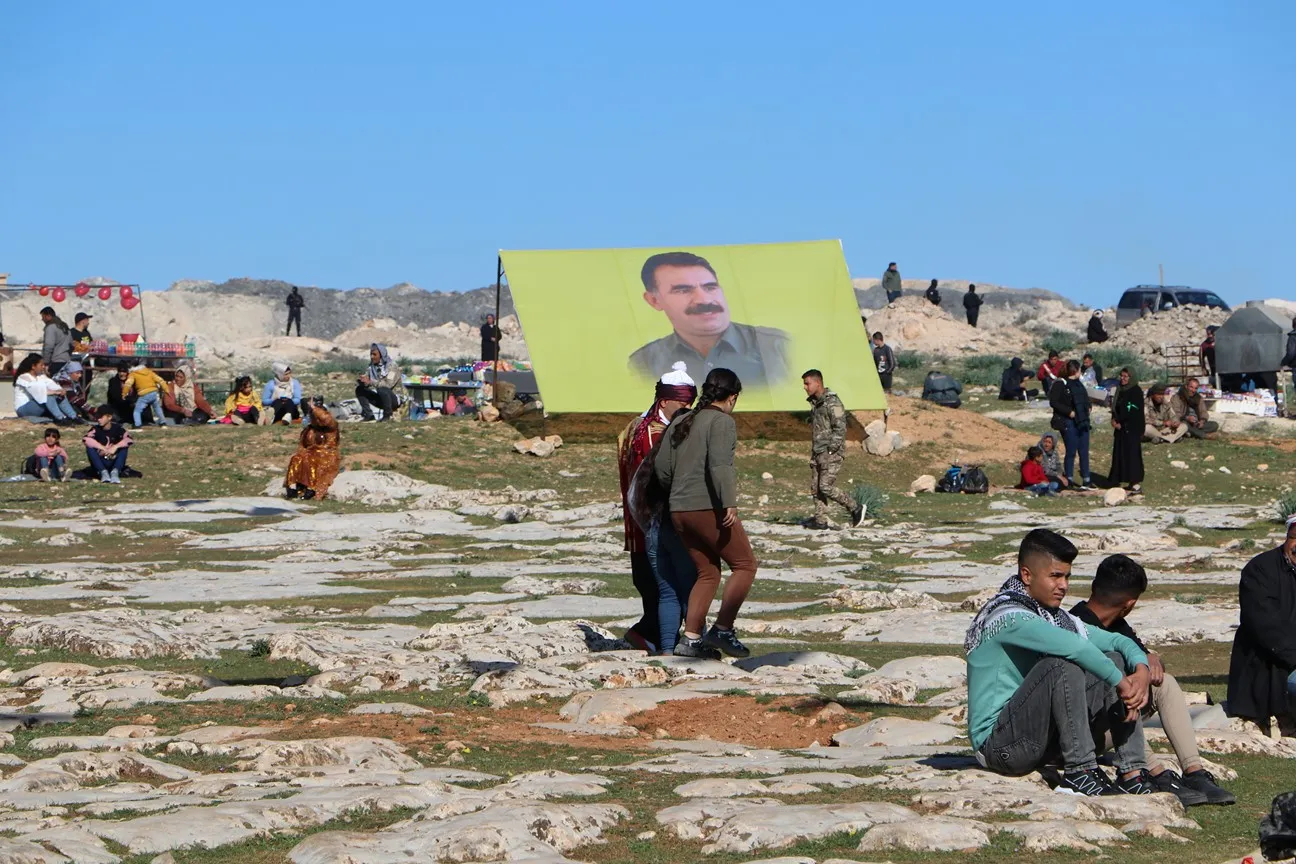 ​​​​​​​Gelên Bakûr û Rojhilatê Suriyê diherikin qadên Newrozê