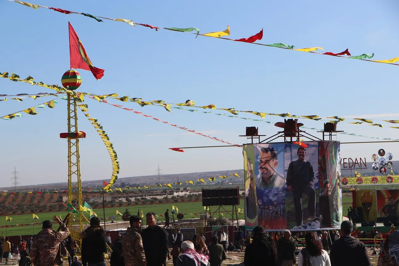 ​​​​​​​Gelên Bakûr û Rojhilatê Suriyê diherikin qadên Newrozê