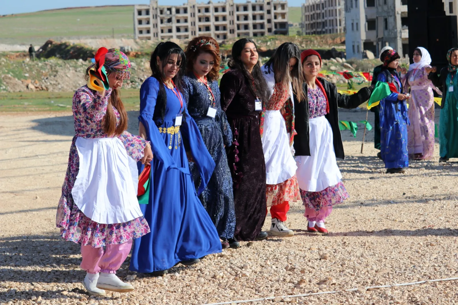 ​​​​​​​Gelên Bakûr û Rojhilatê Suriyê diherikin qadên Newrozê