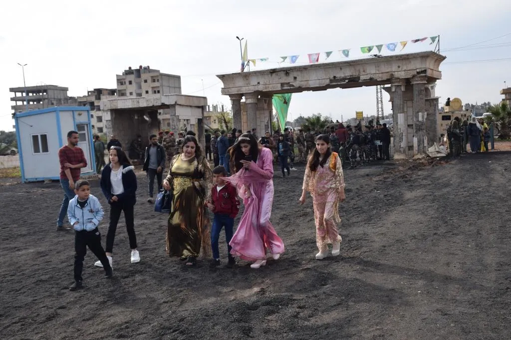​​​​​​​Gelên Bakûr û Rojhilatê Suriyê diherikin qadên Newrozê